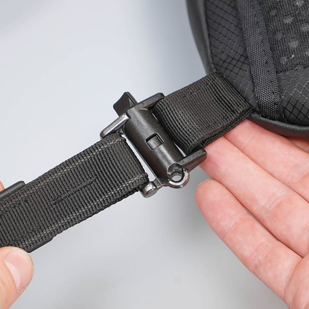 Pacsafe Black Venturesafe X Anti-Theft Backpack crossbody - Picture 8 of 11